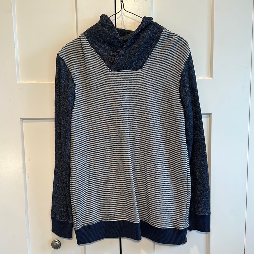 Cat & Jack Sweater. Size: kids XL